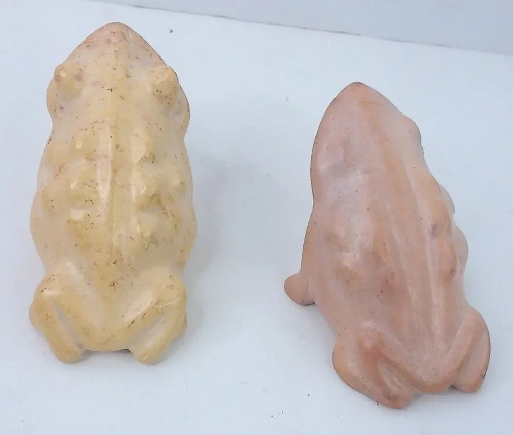 Vintage Hand Carved Soapstone Frogs Made In Kenya Set of 2